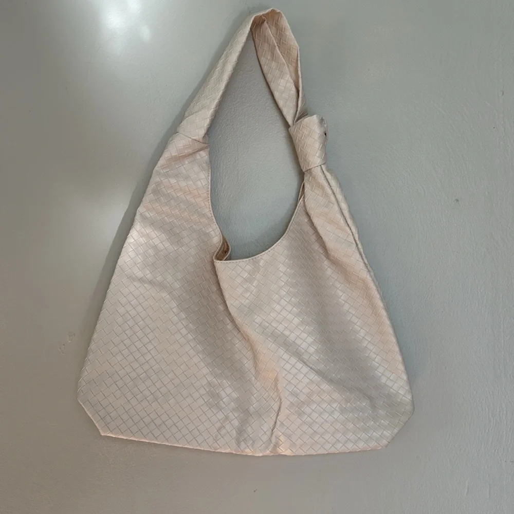NWOT Cream Woven Shoulder Bag